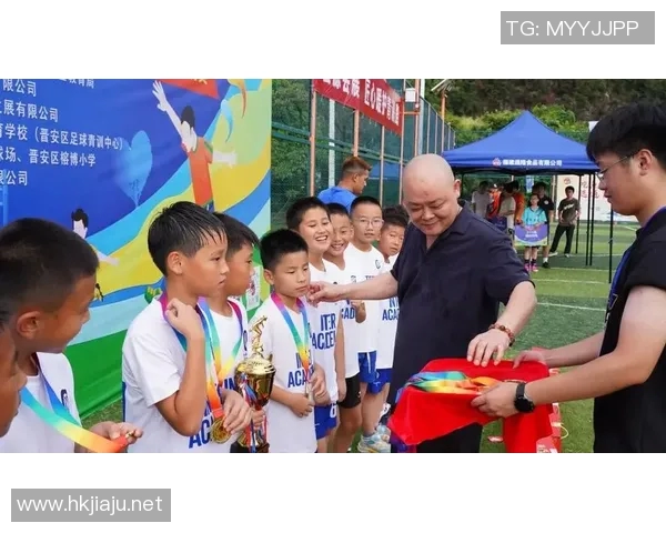 公益足球明星赛圆满落幕赛场精彩瞬间与最终结果揭晓
