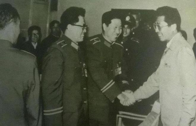 球盟会官网入口他曾任上海副市长85年代替刘复之的职务后出任海南省一把手(图11)